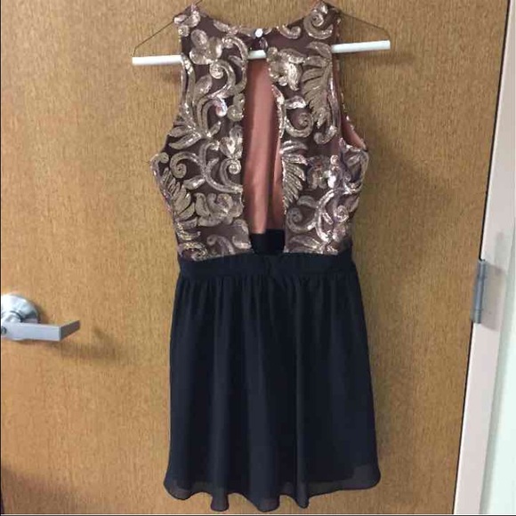 Open back sequin dress - Picture 2 of 3