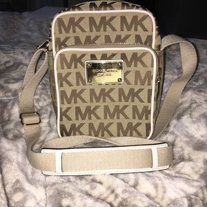 Micheal Kors Crossbody Bag