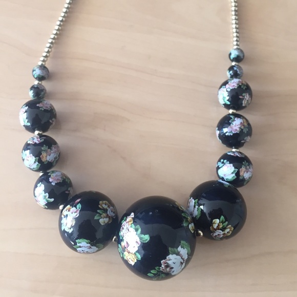 H&M necklace - Picture 1 of 3