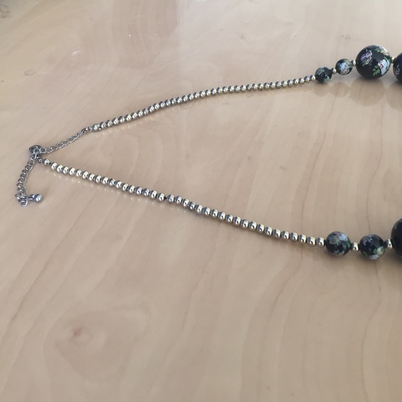 H&M necklace - Picture 2 of 3