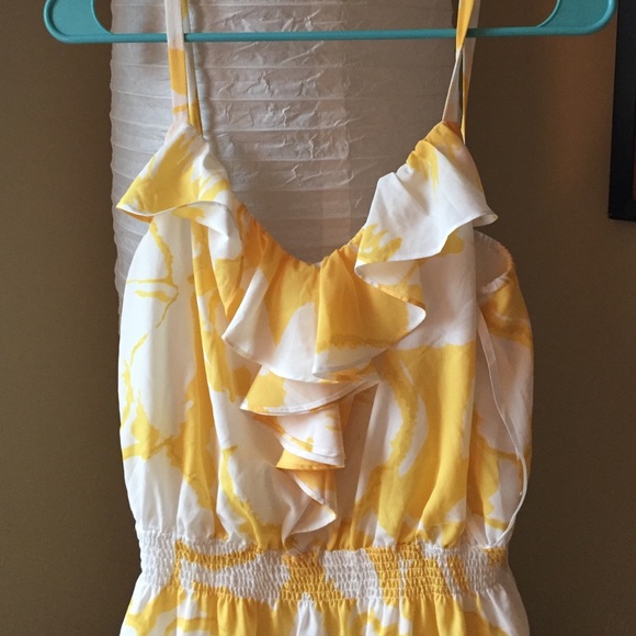 Beautiful yellow/white Loft maxi dress!