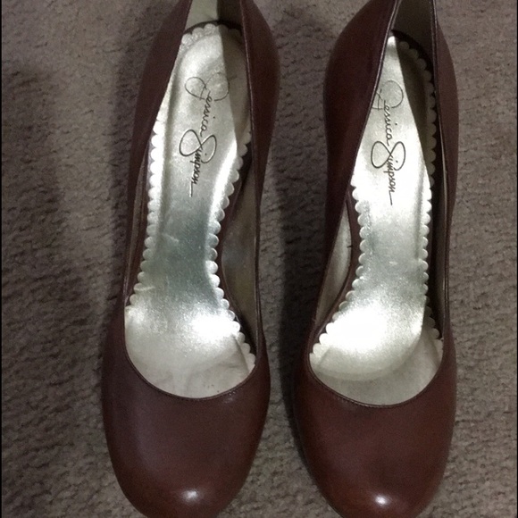 Jessica Simpson pumps