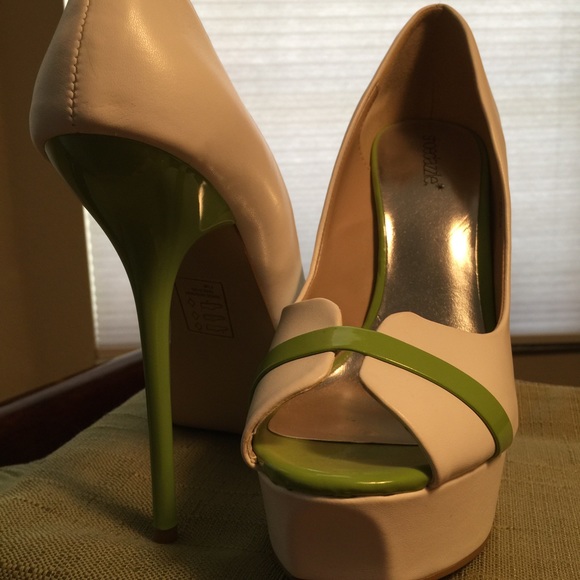 High heels - Picture 4 of 4