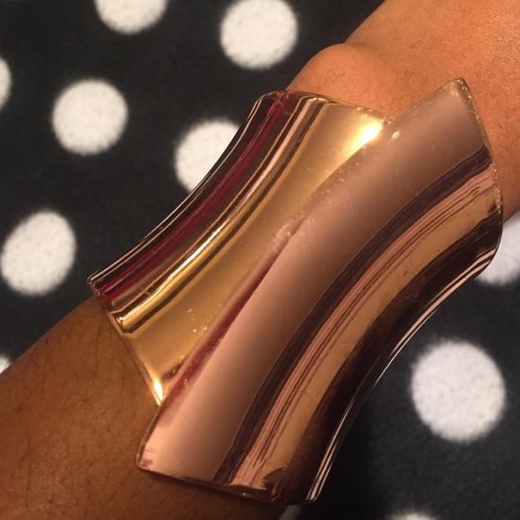 Rose gold wrist cuff - Picture 2 of 2