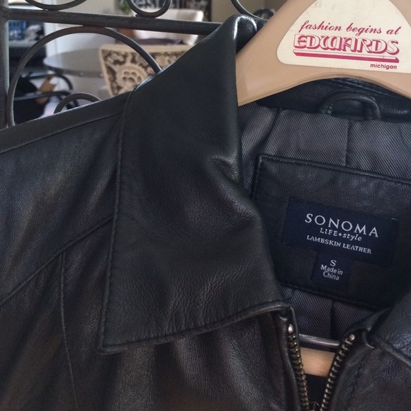 Leather jacket - Picture 2 of 3