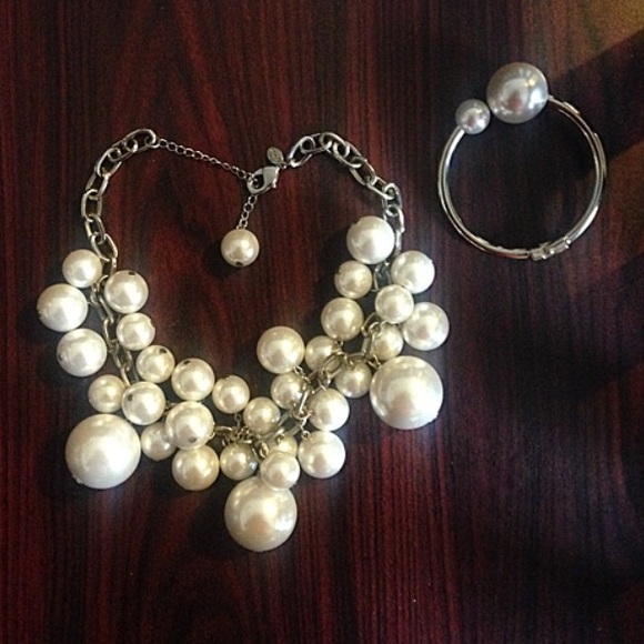 Gorgeous Pearl Cluster Set