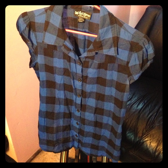 🐳Blue & Black Plaid Button-Up🐳 DONATED! - Picture 1 of 4