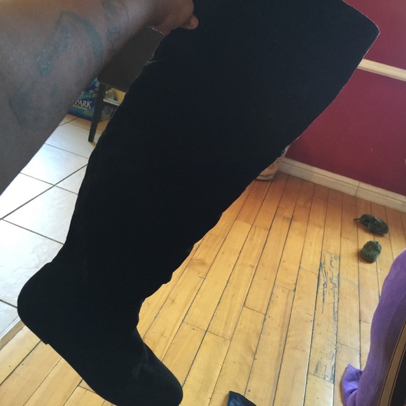 Over the knee boots - Picture 1 of 3