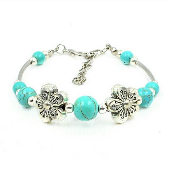 Flower & Tibial beaded bracelet