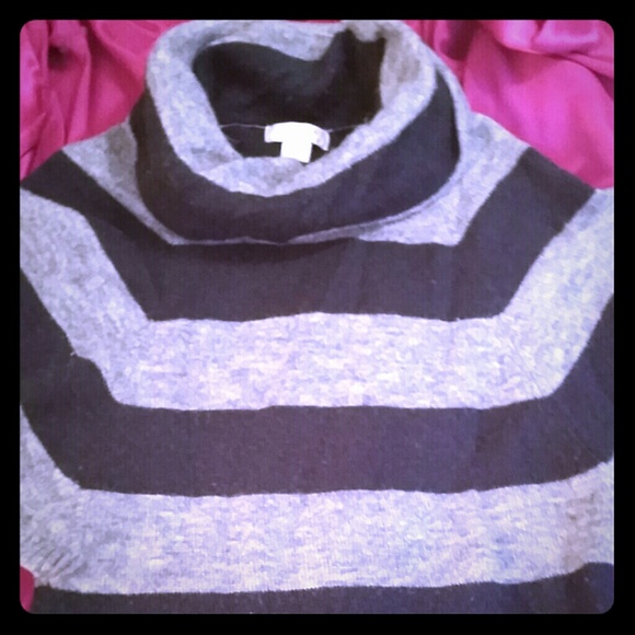 GRAY STRIPED SWEATER - Picture 2 of 5