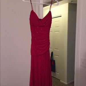 Beautiful dress in mint condition!!