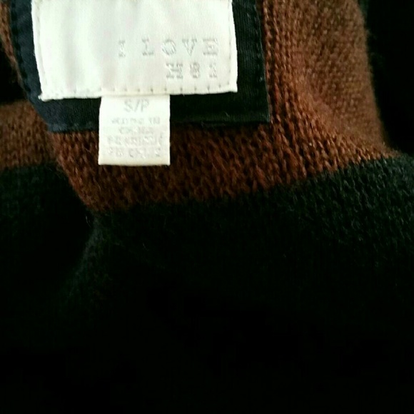 Sweater - Picture 2 of 2