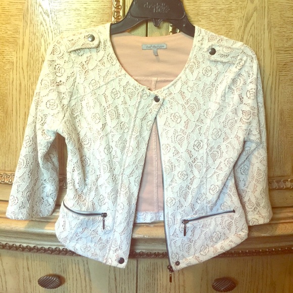 Crop jacket.