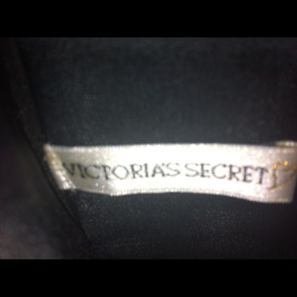 . BLACK VELVET VICTORIA SECRET CLUTCH - Picture 3 of 4