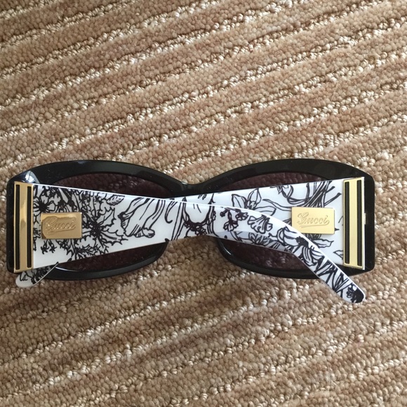 Gucci sunglasses black with white floral frame