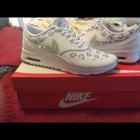 Brand new Nike Air Max with Swavorski Crystals - Picture 3 of 3
