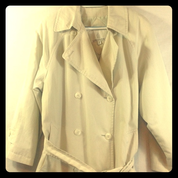🌂London Fog Beige Trench Coat🌂