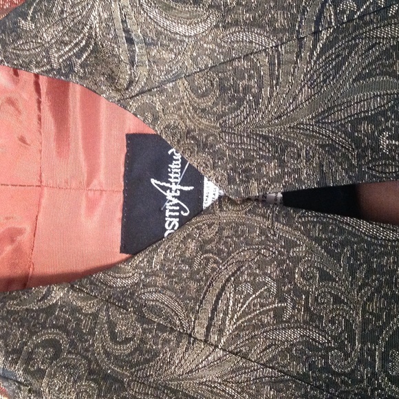 👉👉👉Black and gold jacket. 👈👈 Never worn.⭐️ - Picture 2 of 3