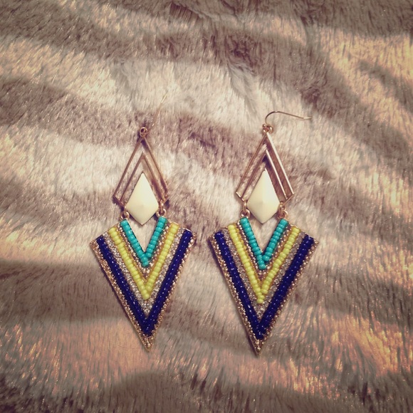 Earrings $3 with any other item or trade