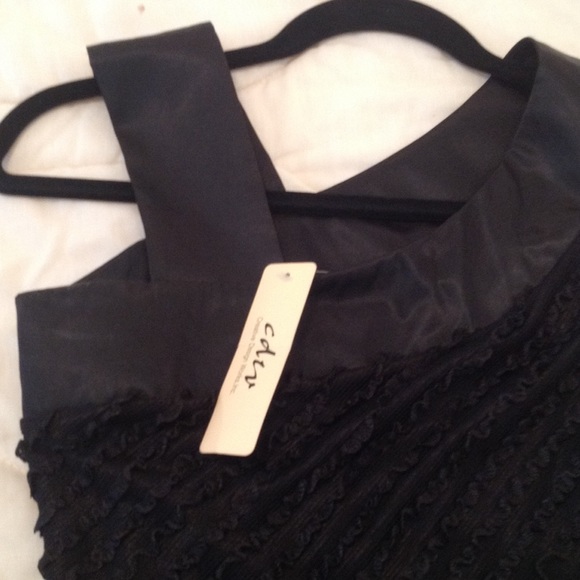 ❤️😊🌸Beautiful black spandex sleeveless top🌺😊❤️ - Picture 2 of 4