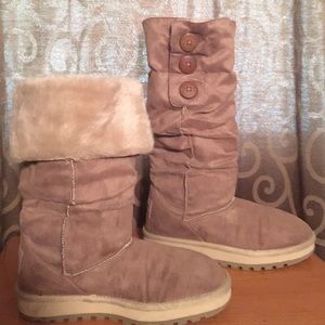 Sketchers snow boots