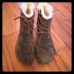 Women's Ugg boot Espresso brown suede size 7