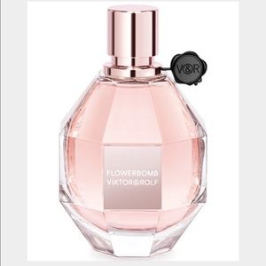 ⚡️Sale Viktor & Rolf flower bomb eau de parfum 3.4