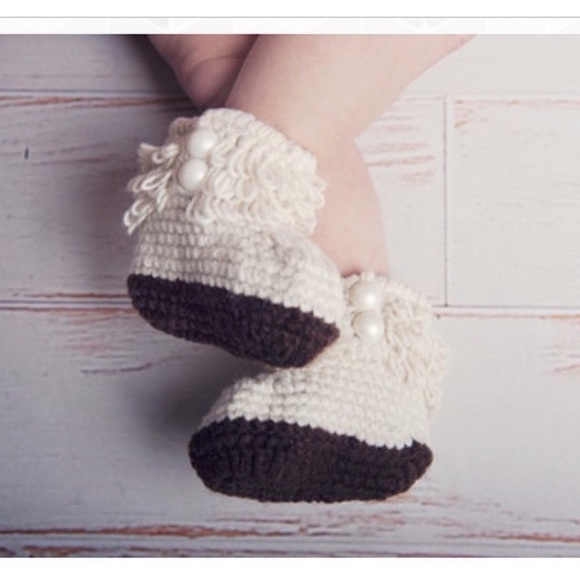 Baby ruffle booties - Picture 1 of 1