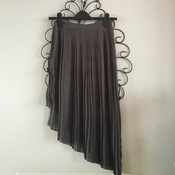 Zara Asymmetrical Grey Skirt - Picture 2 of 4