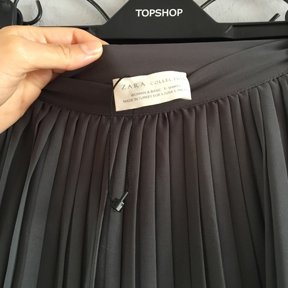 Zara Asymmetrical Grey Skirt - Picture 4 of 4