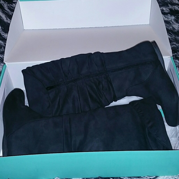 Black Gemini scrunch boots