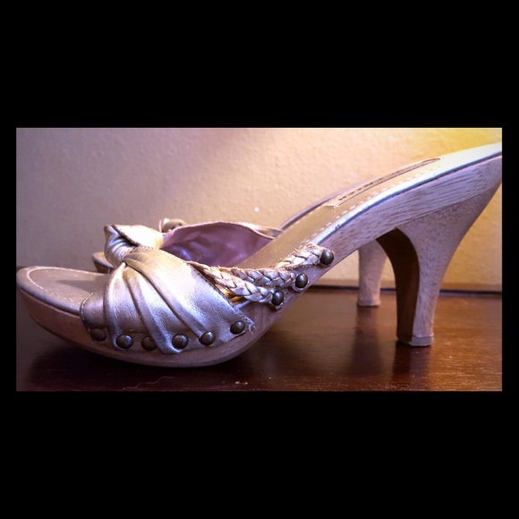 Steve Madden Gold Leather Wooden Mule Sandals