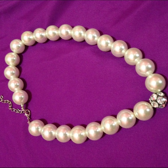Cute pearl necklace