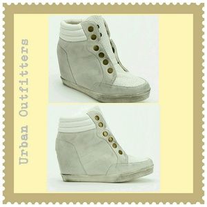 Urban Outfitters MIA WEDGE SNEAKERS