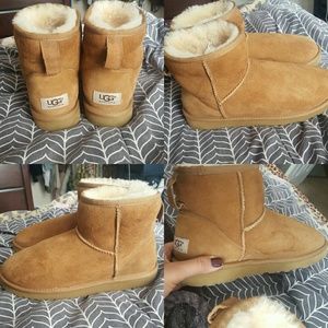 Tan mini uggs