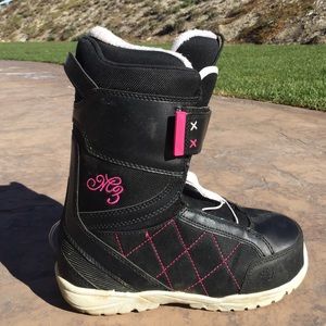 M3 women's snowboard boots🏂