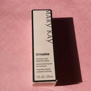 Ivory 4 038699 MARY KAY liquid foundation