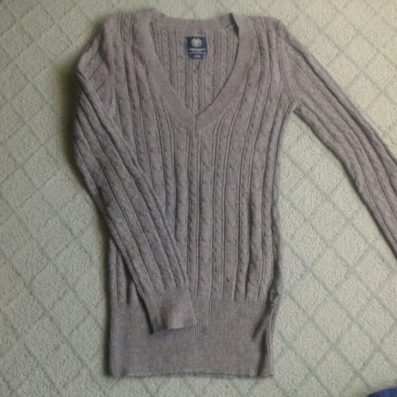 American Eagle sweater