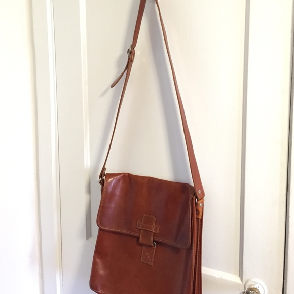 Italian leather messenger bag - Picture 2 of 4