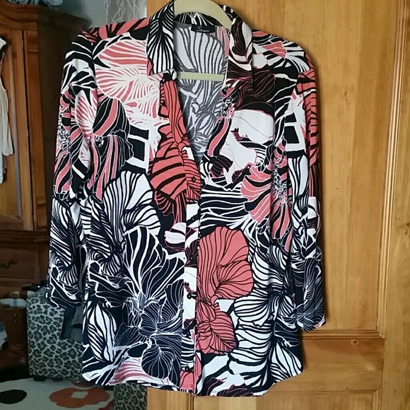 SALE!!!!  Floral pattern blouse XL