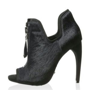 New SCHUTZ Open Toe ankle boots Sz 7 Black