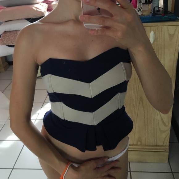 Urban Outfitters Navy and Cream Strapless Crop Top - Picture 3 of 3