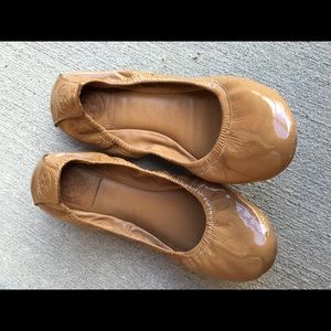 Used tan Tory burch flats