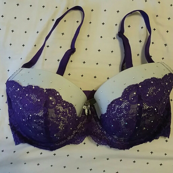 Victoria's Secret 34DD Bra