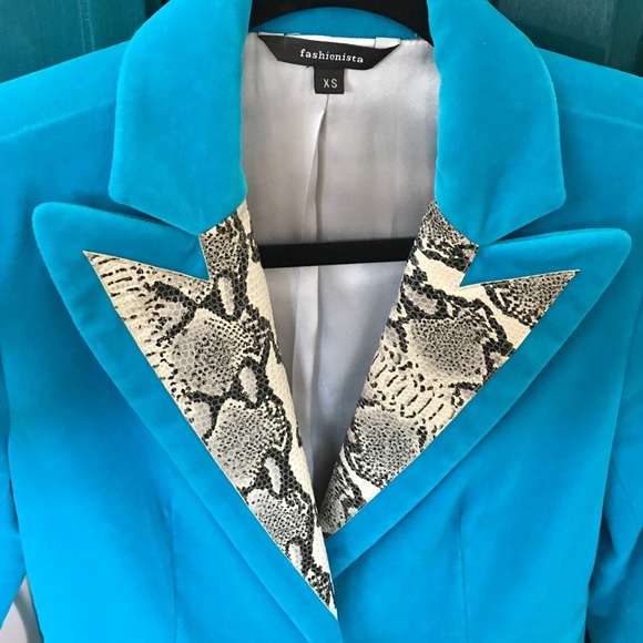 Fashionista XS Turquoise Velvet Blazer w Python - Picture 2 of 4