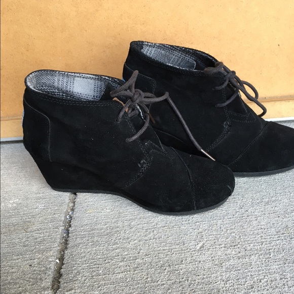 Black toms desert wedges