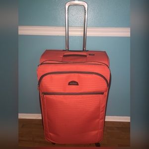 BRAND NEW suit case! Has NEVER been used!