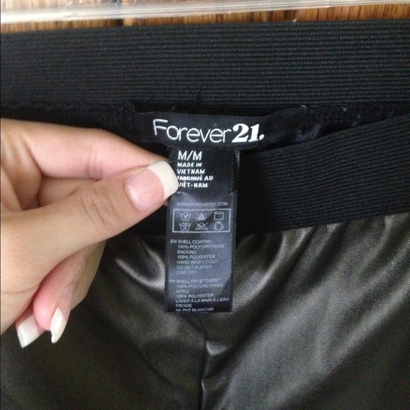 **SOLD**Faux leather legging/pant - Picture 2 of 3