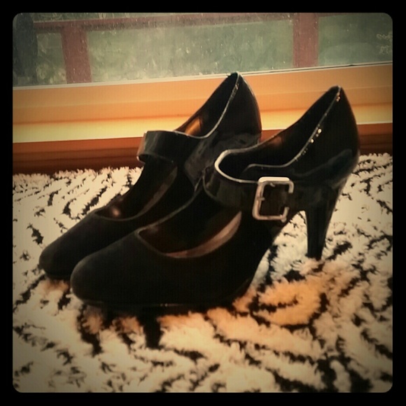 3 1/2" black patent leather and suede Mary Jane's