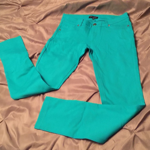 ⚠️CLOSET CLOSING TODAY⚠️👖❤️ Mint Skinny Jeans